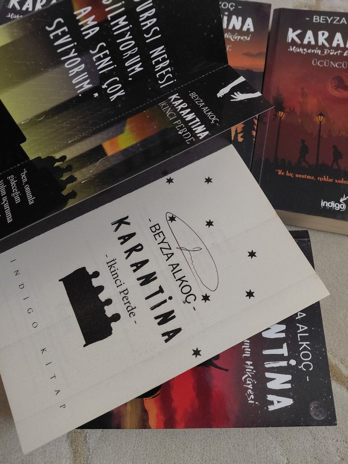 Beyza Alkoç'tan KaranTina Romanı 5 kitap.tekli  fiyatıdır - Görsel 3