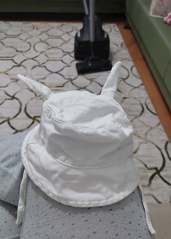 HelloBaby Beyaz Çocuk Tavşan Kulaklı Şapka
