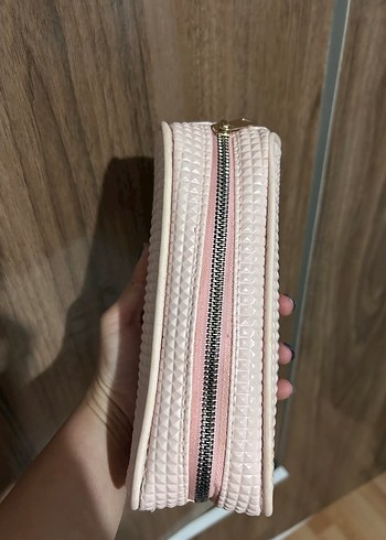 Fermuarlı Pembe Yılan Derisi Desenli Makyaj Çantası