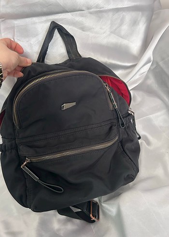 Fermuarlı Siyah Kadın Sırt Çantası - Görsel 3