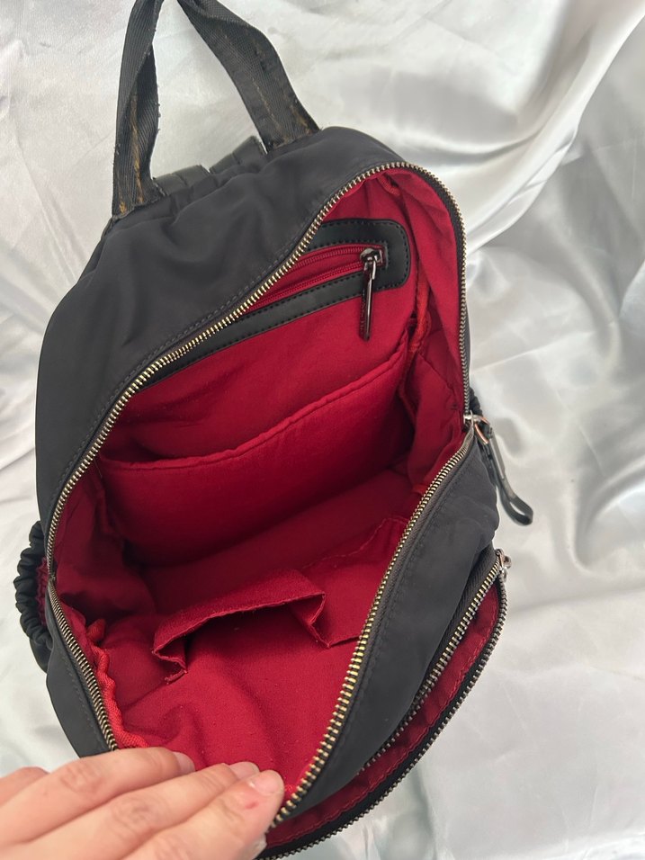 Fermuarlı Siyah Kadın Sırt Çantası - Görsel 4