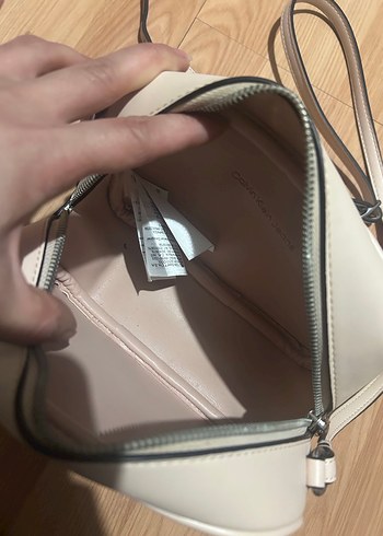 Pudra pembe Deri Calvin Klein Çapraz Çanta - Görsel 7