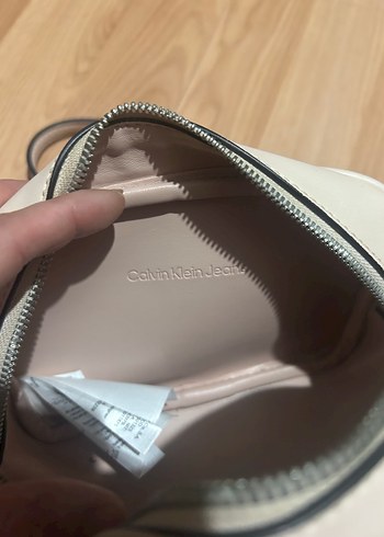 Pudra pembe Deri Calvin Klein Çapraz Çanta - Görsel 6