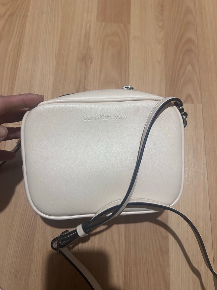 Pudra pembe Deri Calvin Klein Çapraz Çanta - Görsel 5