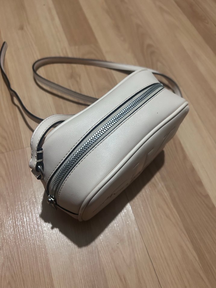 Pudra pembe Deri Calvin Klein Çapraz Çanta - Görsel 2