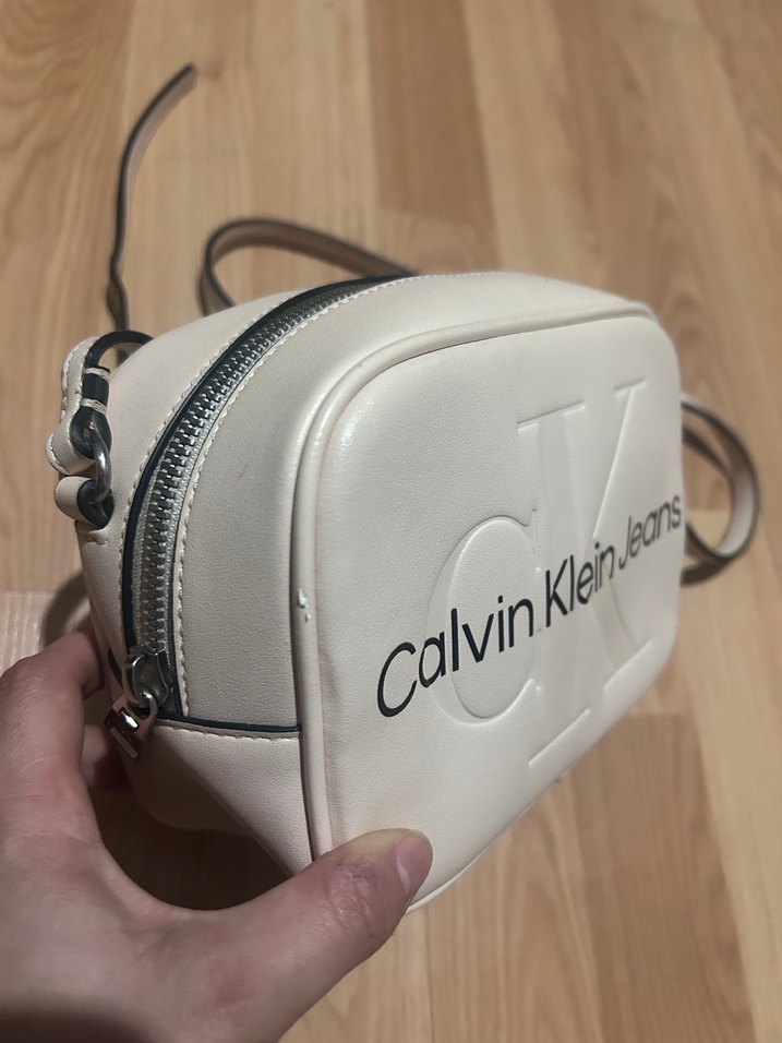 Pudra pembe Deri Calvin Klein Çapraz Çanta - Görsel 4