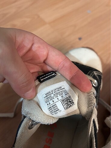 37 Beden siyah Renk Zikzak model converse