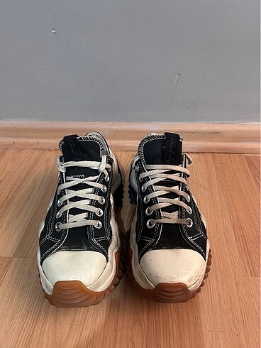 Converse Zikzak model converse