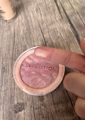 Revolution Parlak Bej Allık