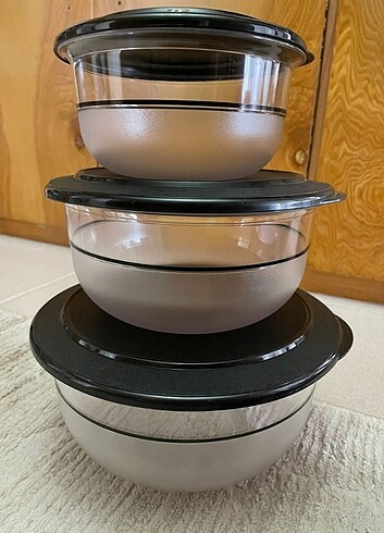 Tupperware kristalin siyah kapak