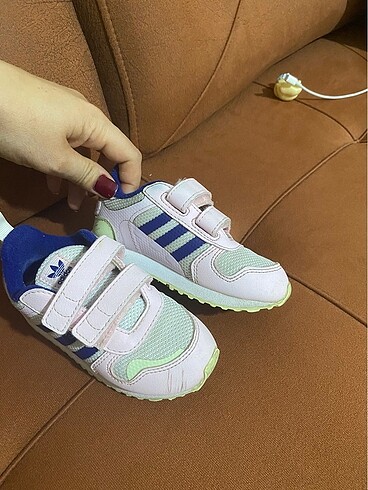 24 Beden adidas kız çocuk ayakkabı