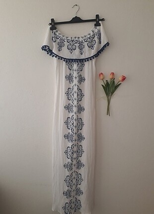 Beyaz Butik madonna yaka uzun elbise