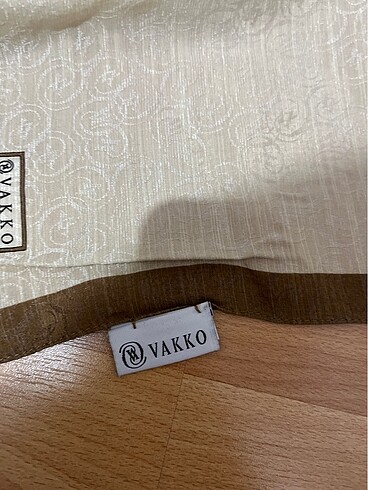 Beden VAKKO eşarp