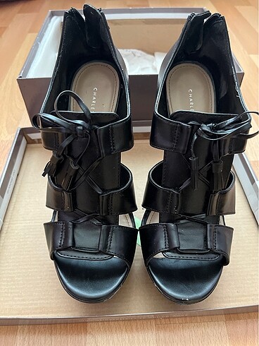 Charles & Keith Charles&Keith topuklu ayakkabı