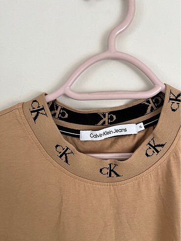 xl Beden Calvin Klein tişört