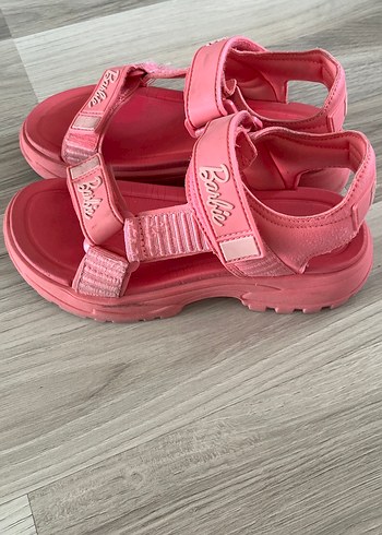 34 Beden pembe Renk Zara Barbie Baskılı Pembe Kız Çocuk Sandalet