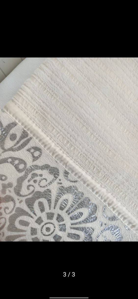 Gri Nakışlı Beyaz Yatak Örtüsü - Görsel 3