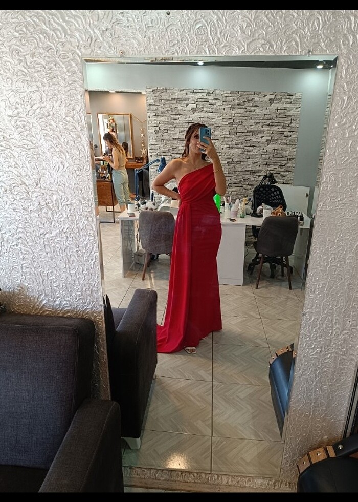 Kırmızı abiye  - Görsel 2