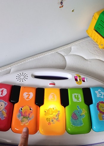 Fisher Price Renkli Eğitici Müzik Oyuncağı