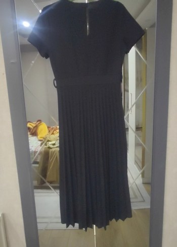 Kısa Kollu Siyah Uzun V Yaka Elbise - Görsel 4