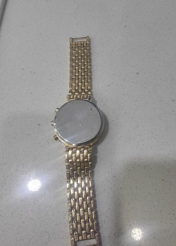 Zincir Detaylı Altın Renk Kadın Saat - Görsel 3