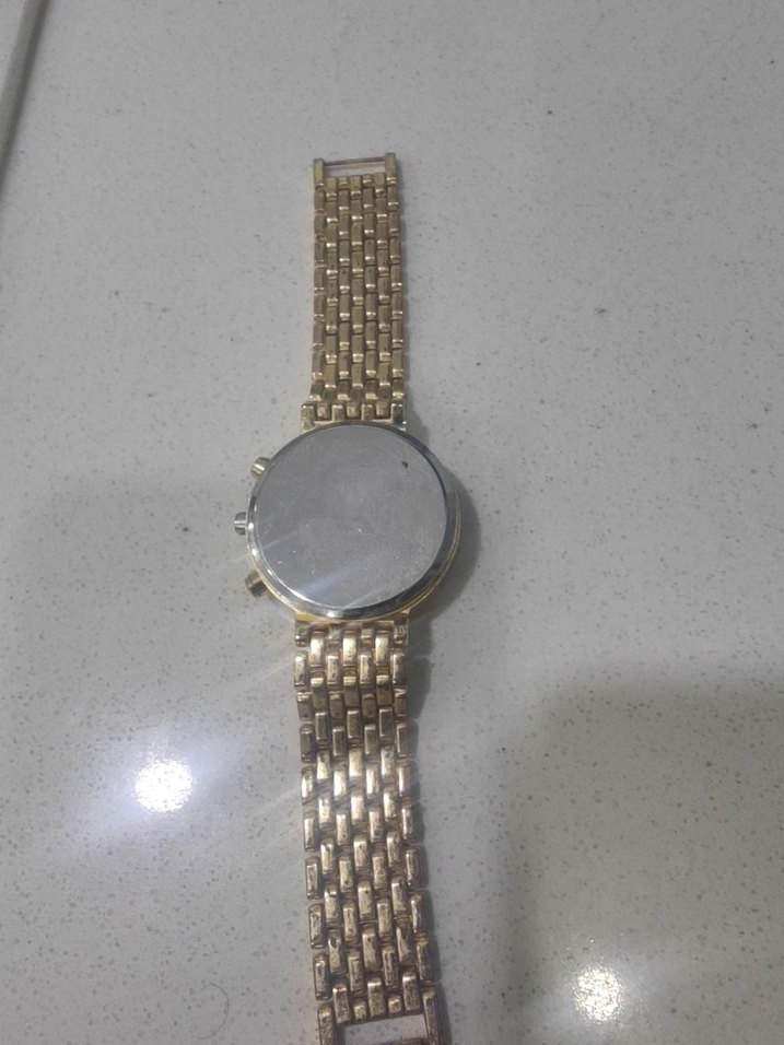 Zincir Detaylı Altın Renk Kadın Saat - Görsel 3