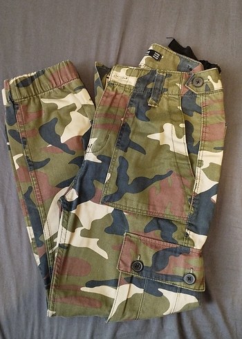 Bershka Kamuflaj kargo - Görsel 4