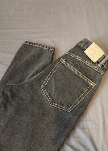 Pull and Bear Spor Dikişli Jean - Görsel 3