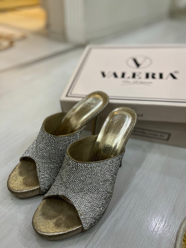 Gri Payetli Dolgu Topuklu Kadın Abiye Ayakkabı - Görsel 4
