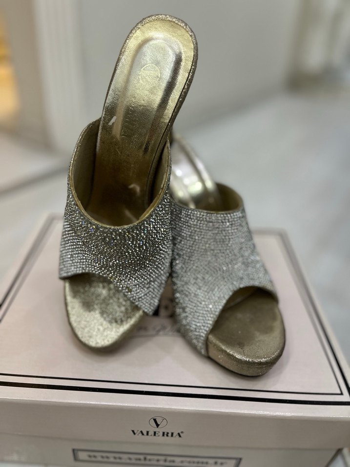 Gri Payetli Dolgu Topuklu Kadın Abiye Ayakkabı - Görsel 2