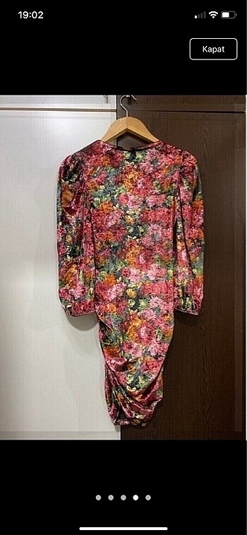 Zara ETİKETLİ ÇİÇEKLİ ELBİSE