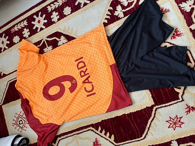 8 Yaş Beden kırmızı Renk GALATASARAY FORMASI