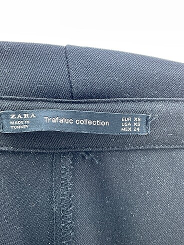 xs Beden siyah Renk Zara Kumaş Pantolon %70 İndirimli.