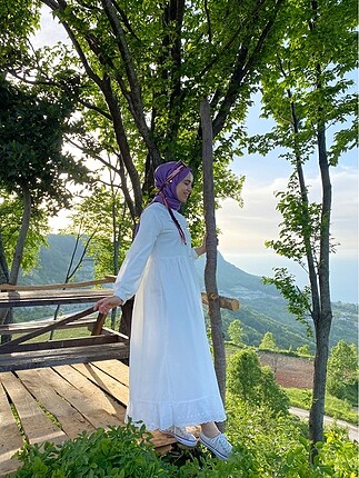 Beyaz elbise