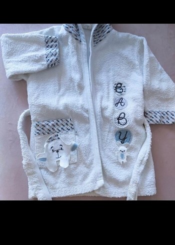 Nakışlı Beyaz Erkek Çocuk Bornozu - Görsel 2