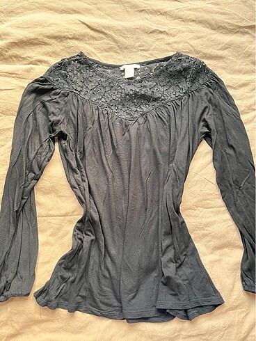 H&M siyah dantel detayli bluz