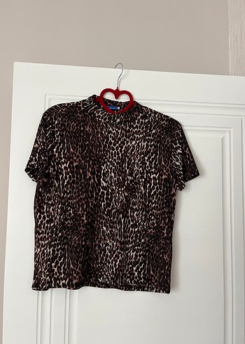 Kahverengi Leopar Desenli Kısa Kollu Bluz