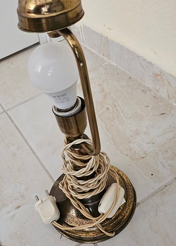 Altın Renk Metal Masa Lambası - Görsel 5