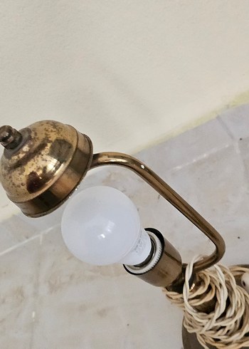 Altın Renk Metal Masa Lambası - Görsel 4