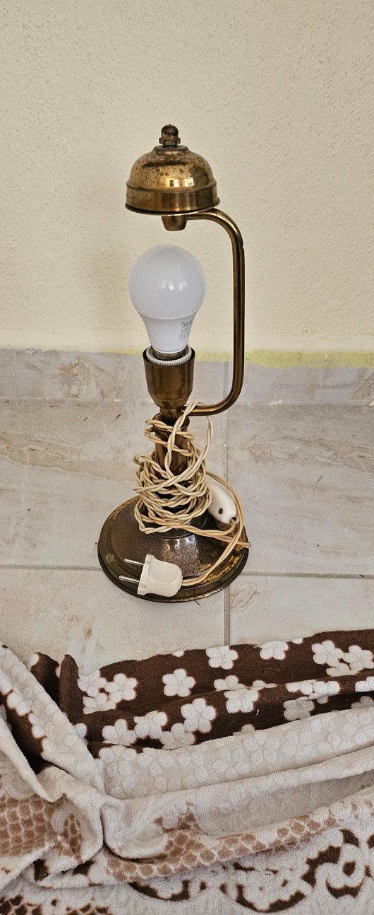 Altın Renk Metal Masa Lambası - Görsel 2