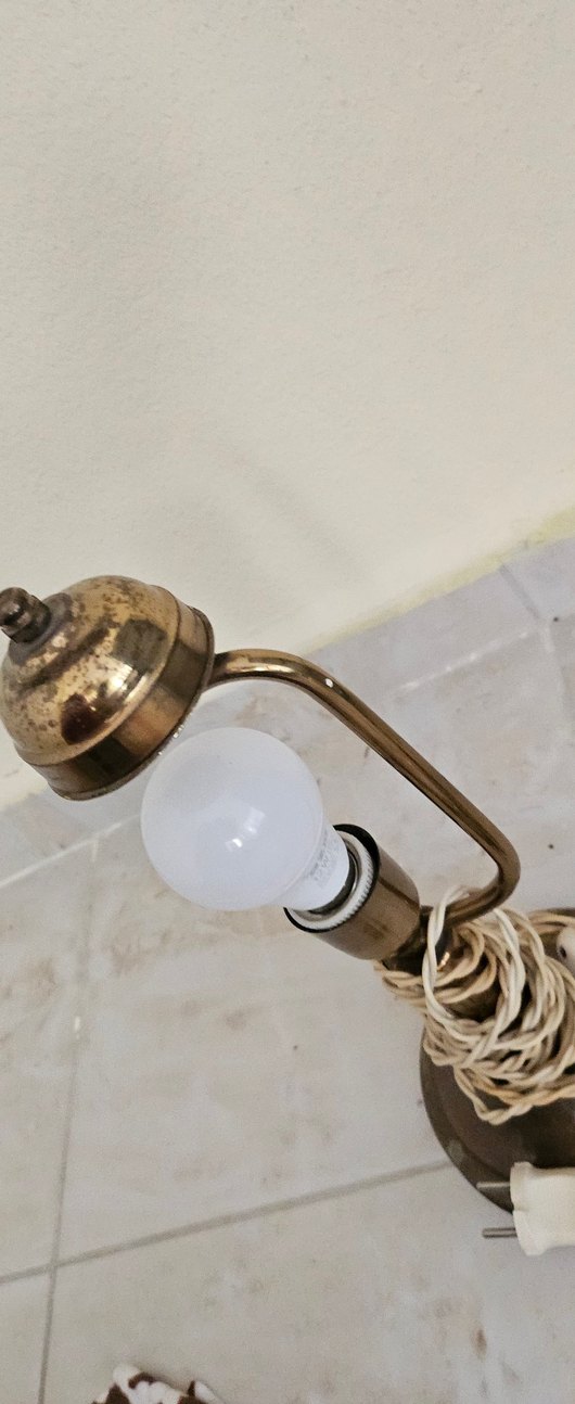 Altın Renk Metal Masa Lambası - Görsel 4