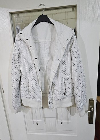 Düğmeli Beyaz Pamuklu Kadın Ceket - Görsel 4