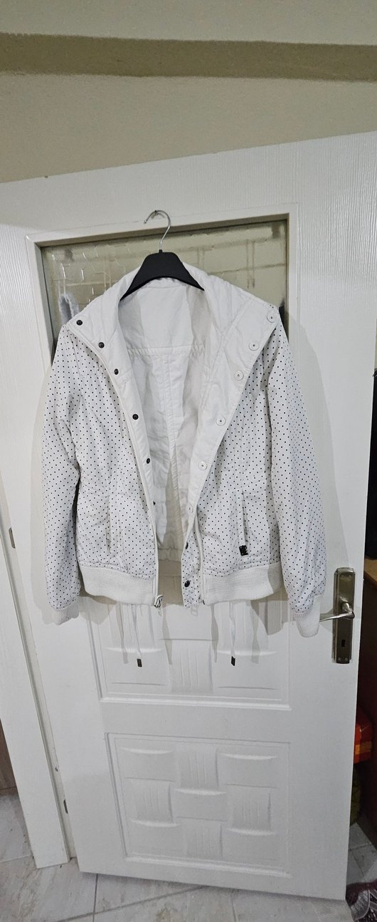 Düğmeli Beyaz Pamuklu Kadın Ceket - Görsel 4