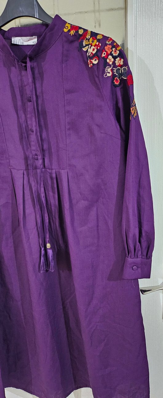 Mor Düğmeli V Yaka Hamile Bluzu - Görsel 3