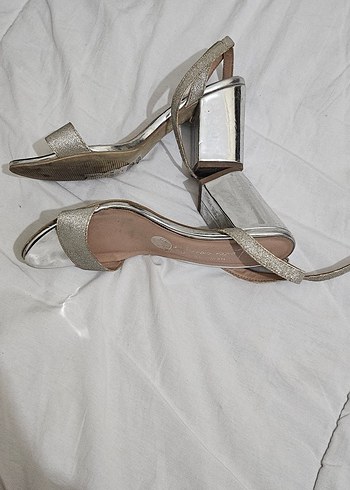 Bej Yılan Desenli Dolgu Topuklu Kadın Ayakkabı - Görsel 4