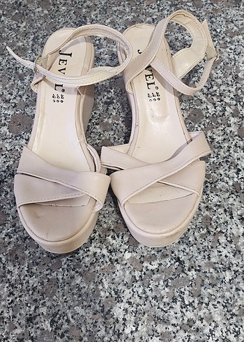 zara 38