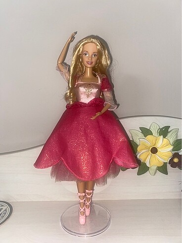 Barbie 12 dans eden prenses Genevieve Bebek