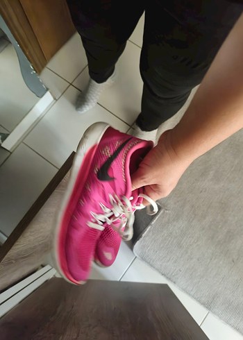 Nike Pembe Bağcıklı Kadın Spor Ayakkabı - Görsel 4