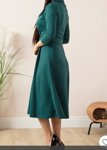 Kemerli V Yaka Uzun Yeşil Elbise - Görsel 2