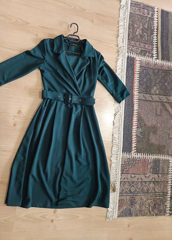 Kemerli V Yaka Uzun Yeşil Elbise - Görsel 7